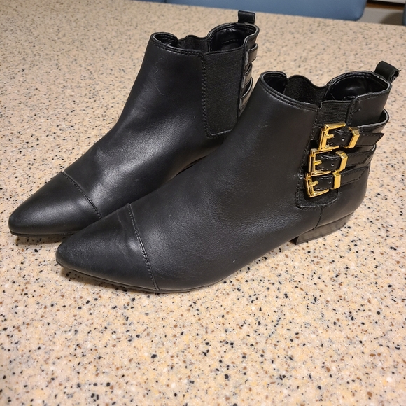 Vince Camuto SZ 6.5 Leather Boots - Picture 1 of 4